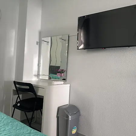 Privada En Compartidos * Torremolinos