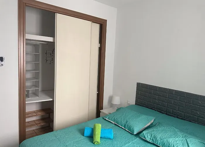 Privada En Compartidos * Torremolinos