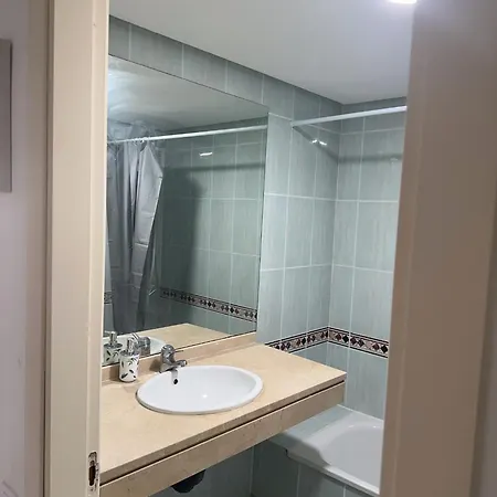 Privada En Compartidos Проживання в сім'ї *